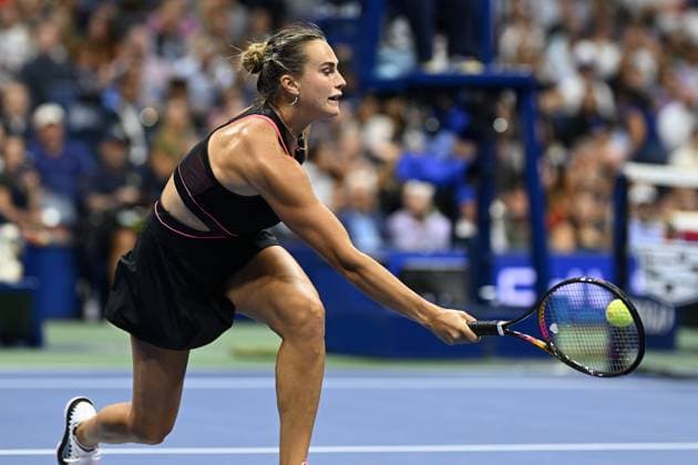 (250905) -- NEW YORK, Sept. 5, 2025 -- Aryna Sabalenka of Belarus hits a return during the women s singles semifinal match against Jessica Pegula of the United States at the 2025 US Open tennis championships in New York, the United States, Sept. 4, 2025. ) (SP)U.S.-NEW YORK-TENNIS-US OPEN-WOMEN S SINGLES-SEMIFINALS LixRui 