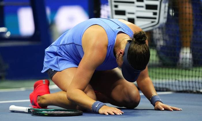 (250905) -- NEW YORK, Sept. 5, 2025 -- Amanda Anisimova celebrates winning the women s singles semifinal match between Amanda Anisimova of the United States and Osaka Naomi of Japan at the 2025 US Open tennis championships in New York, the United States, Sept. 5, 2025. ) (SP)U.S.-NEW YORK-TENNIS-US OPEN-WOMEN S SINGLES-SEMIFINALS WuxXiaoling 