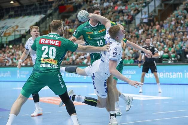 04 09 2025, xgox, Handball Daikin HBL DHfK Leipzig TBV Lemgo Lippe emspor, v l Niels Gerardus Versteijnen Lemgo, 25 throws goal, goal scorer, scores goal, scores the goal Leipzig