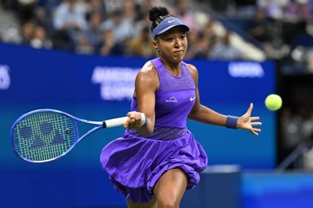 (250905) -- NEW YORK, Sept. 5, 2025 -- Osaka Naomi hits a return during the women s singles semifinal match between Amanda Anisimova of the United States and Osaka Naomi of Japan at the 2025 US Open tennis championships in New York, the United States, Sept. 4, 2025. ) (SP)U.S.-NEW YORK-TENNIS-US OPEN-WOMEN S SINGLES-SEMIFINALS LixRui 
