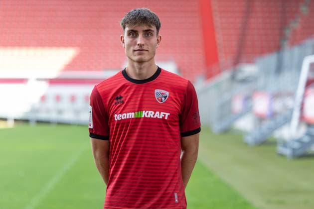 FC Ingolstadt 04 3 Liga, Porträttermin 2025 2026, Elias Decker 4, FCI 3 Liga FC Ingolstadt 04 season 2025 2026 Porträttermin 2025 2026