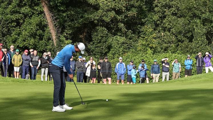 2025 Amgen Irish Open, The K Club, Kildare 5 9 2025 Laurie Canter putts on the 15th green Laurie Canter putts on the 15th green 5 9 2025  Copyright: x INPHO TomxMaherx BI7I6090