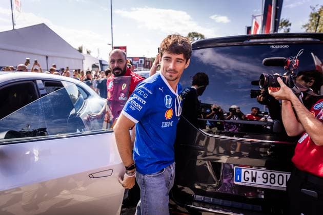 F1 ITALIAN GRAND PRIX FRIDAY Charles Leclerc of Monaco and Scuderia Ferrari cheers the fans ahead of friday s practice of the F1 Grand Prix of Italy - Formula 1 Pirelli Gran Premio D Italia 2025 at Autodromo Nazionale Monza Circuit on September 05, 2025, in Monza, Italy. Copyright: xx 080A3407