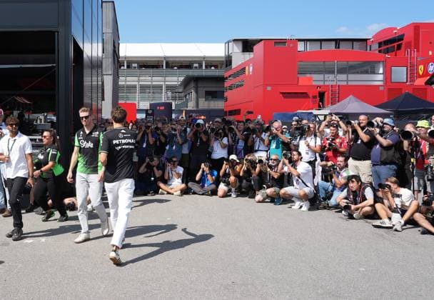 FORMULA 1 PIRELLI GRAN PREMIO D™ITALIA 2025 05 09 2025, Autodromo Nazionale Monza, Monza, FORMULA 1 PIRELLI GRAN PREMIO D™ITALIA 2025 , pictured Nico Hülkenberg DEU , Stake F1 Team Kick Sauber, George Russell GBR , Mercedes AMG Petronas Formula One Team nordphotoxGmbHx xBratic nph00250