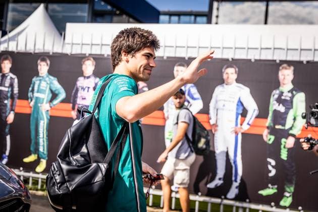 F1 ITALIAN GRAND PRIX FRIDAY Lance Stroll of Canada and Aston Martin F1 Team ahead of friday s practice of the F1 Grand Prix of Italy - Formula 1 Pirelli Gran Premio D Italia 2025 at Autodromo Nazionale Monza Circuit on September 05, 2025, in Monza, Italy. Copyright: xx 080A3252