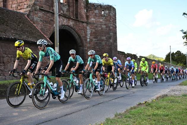 2025 Lloyds Tour of Britain Picture by Bruce Rollinson SWpix.com - 05 09 2025 - Cycling - 2025 Lloyds Tour of Britain - Stage 4: Atherstone to Burton Dassett Country Park - Thomas Gloag (Team Visma Lease a Bike) Copyright: x xSWpix.comx(t axPhotographyxHubxLtd)xBrucexRollinson SWpix.comx SWP-3069-2454