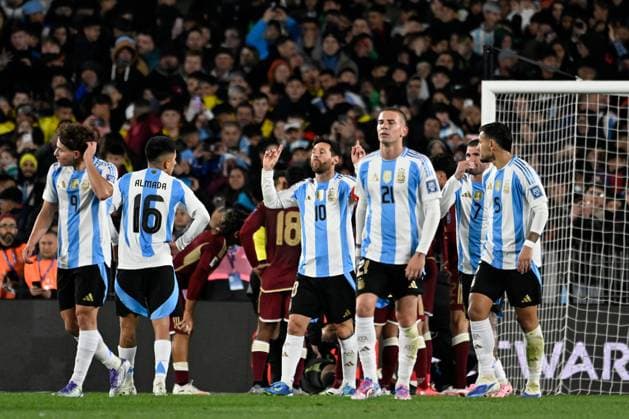BUENOS AIRES, ARGENTINA - SEPTEMBER 04: Lionel Messi of Argentina goal celebration during the South American FIFA World Cup, WM, Weltmeisterschaft, Fussball 2026 Qualifier match between Argentina and Venezuela at Estadio Mas Monumental Antonio Vespucio Liberti on September 04, 2025 in Buenos Aires, Argentina. Argentina v Venezuela - FIFA World Cup 2026 Qualifier Copyright: xSFSIx