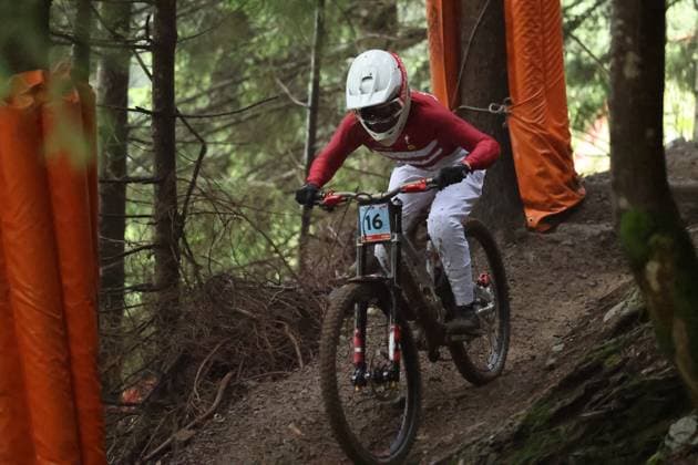 05 09 2025, ChampÃ ry, ChampÃ ry 2025 UCI Mountain Bike World Championships, Rosa Jensen DEN during the Junior Women s Downhill qualification ChampÃ ry Grand Paradis Valais Switzerland Copyright: xJustPictures.ch FrancescoxMinghettix jp-en-FrMi-MNG_2009