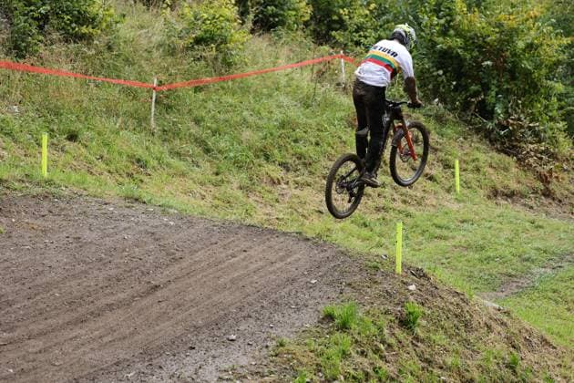 05 09 2025, ChampÃ ry, ChampÃ ry 2025 UCI Mountain Bike World Championships, Maksimilijonas Saudargas LTU during the Junior Men s Downhill qualification ChampÃ ry Grand Paradis Valais Switzerland Copyright: xJustPictures.ch FrancescoxMinghettix jp-en-FrMi-MNG_2592