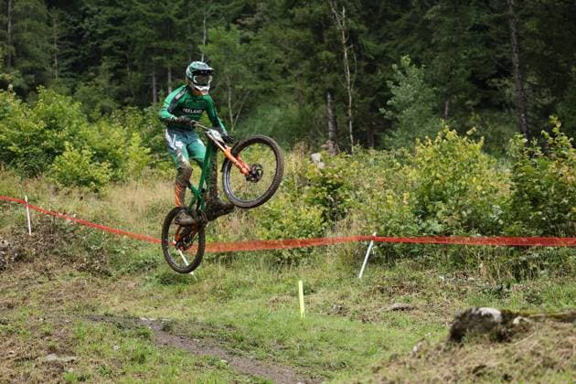 05 09 2025, ChampÃ ry, ChampÃ ry 2025 UCI Mountain Bike World Championships, Darragh Ryan IRL during the Junior Men s Downhill qualification ChampÃ ry Grand Paradis Valais Switzerland Copyright: xJustPictures.ch FrancescoxMinghettix jp-en-FrMi-MNG_2639
