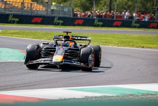 Formula 1 Pirelli Gran Premio d’Italia 2025 Alexis Perrin OVERTAKE MAXPPP - 05 09 2025 01 VERSTAPPEN Max (nld), Oracle Red Bull Racing, action at the Formula 1 Pirelli Gran Premio d’Italia 2025, the 16th round of the 2025 FIA Formula 1 World Championship, WM, Weltmeisterschaft at Autodromo Nazionale Monza in Monza, Italy, from 04 to 07 September 2025  Copyright: xOVERTAKE MAXPPPxAlexisxPerrinx OVT202509059175 OVT202509059175