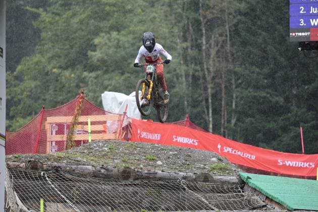 05 09 2025, ChampÃ ry, ChampÃ ry 2025 UCI Mountain Bike World Championships, Raoul Schneeberger SUI during the Junior Men s Downhill qualification ChampÃ ry Grand Paradis Valais Switzerland Copyright: xJustPictures.ch FrancescoxMinghettix jp-en-FrMi-MNG_3098