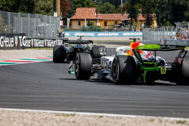 Formula 1 Pirelli Gran Premio d’Italia 2025 Alexis Perrin OVERTAKE MAXPPP - 05 09 2025 12 ANTONELLI Andrea Kimi (ita), Mercedes AMG Petronas, action and 06 HADJAR Isack (fra), Visa Cash APP Racing Bulls, action at the Formula 1 Pirelli Gran Premio d’Italia 2025, the 16th round of the 2025 FIA Formula 1 World Championship, WM, Weltmeisterschaft at Autodromo Nazionale Monza in Monza, Italy, from 04 to 07 September 2025  Copyright: xOVERTAKE MAXPPPxAlexisxPerrinx OVT202509059286 OVT202509059286