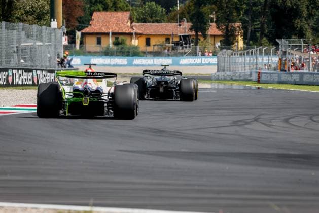 Formula 1 Pirelli Gran Premio d’Italia 2025 Alexis Perrin OVERTAKE MAXPPP - 05 09 2025 12 ANTONELLI Andrea Kimi (ita), Mercedes AMG Petronas, action and 06 HADJAR Isack (fra), Visa Cash APP Racing Bulls, action at the Formula 1 Pirelli Gran Premio d’Italia 2025, the 16th round of the 2025 FIA Formula 1 World Championship, WM, Weltmeisterschaft at Autodromo Nazionale Monza in Monza, Italy, from 04 to 07 September 2025  Copyright: xOVERTAKE MAXPPPxAlexisxPerrinx OVT202509059289 OVT202509059289