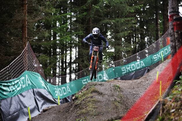 2025 UCI Mountain Bike World Championships Picture by Ed Sykes SWpix.com - 05 09 2025 - Cycling - 2025 UCI Mountain Bike World Championships - Downhill - ChampÃ ry, Valais, Switzerland - Downhill Training Women Elite - Mikayla Parton (Great Britain) Copyright: x xSWpix.comx(t axPhotographyxHubxLtd)xEdxSykes SWpix.comx SWP-3030-1707