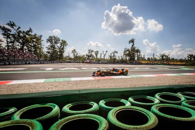 F1 ITALIAN GRAND PRIX FRIDAY Alex Dunne of Ireland and McLaren during friday s practice of the F1 Grand Prix of Italy - Formula 1 Pirelli Gran Premio D Italia 2025 at Autodromo Nazionale Monza Circuit on September 05, 2025, in Monza, Italy. Copyright: xx 080A4284