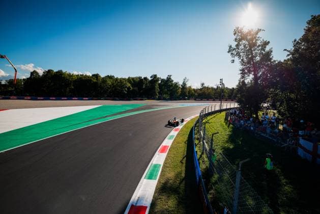 Formula 1 Pirelli Gran Premio d’Italia 2025 Alexis Perrin OVERTAKE MAXPPP - 05 09 2025 04 NORRIS Lando (gbr), McLaren F1 Team, action at the Formula 1 Pirelli Gran Premio d’Italia 2025, the 16th round of the 2025 FIA Formula 1 World Championship, WM, Weltmeisterschaft at Autodromo Nazionale Monza in Monza, Italy, from 04 to 07 September 2025  Copyright: xOVERTAKE MAXPPPxAlexisxPerrinx OVT202509050061 OVT202509050061