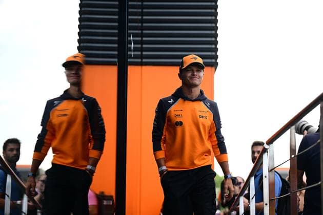 F1 Grand Prix of Italy - Practice Lando Norris of the McLaren F1 Team walks during the free practice of the Italian GP, the 16th round of the Formula 1 World Championship, WM, Weltmeisterschaft in Autodromo Nazionale di Monza, Monza, Lombardy, Italy, on September 5, 2025. Monza Lombardy Italy  Copyright: xAndreaxDiodatox originalFilename:diodato-formula1250905_npf0E.jpg