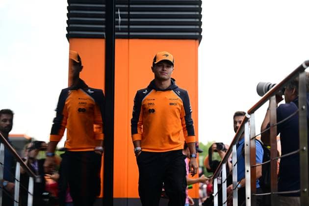 F1 Grand Prix of Italy - Practice Lando Norris of the McLaren F1 Team walks during the free practice of the Italian GP, the 16th round of the Formula 1 World Championship, WM, Weltmeisterschaft in Autodromo Nazionale di Monza, Monza, Lombardy, Italy, on September 5, 2025. Monza Lombardy Italy  Copyright: xAndreaxDiodatox originalFilename:diodato-formula1250905_npqSE.jpg