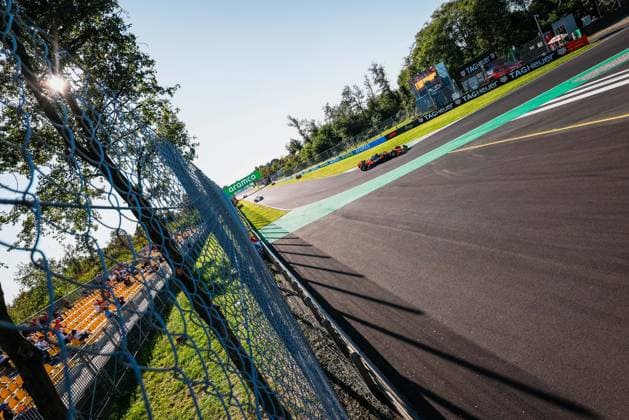Formula 1 Pirelli Gran Premio d’Italia 2025 Dan Schiumarini OVERTAKE MAXPPP - 05 09 2025 04 NORRIS Lando (gbr), McLaren F1 Team, action at the Formula 1 Pirelli Gran Premio d’Italia 2025, the 16th round of the 2025 FIA Formula 1 World Championship, WM, Weltmeisterschaft at Autodromo Nazionale Monza in Monza, Italy, from 04 to 07 September 2025  Copyright: xOVERTAKE MAXPPPxDanxSchiumarinix OVT202509050065 OVT202509050065