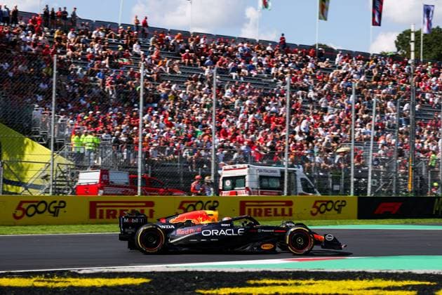 F1 - ITALIAN GRAND PRIX 2025 01 VERSTAPPEN Max (nld), Red Bull Racing RB21, action during the 2025 Formula 1 Pirelli Grand Premio d™Italia, 2025 Italian Grand Prix, 16th round of the 2025 FIA Formula One World Championship, WM, Weltmeisterschaft from September 5 to 7, 2025 on the Autodromo Nazionale Monza, in Monza, Italy -  Copyright: xFLORENTxGOODENx