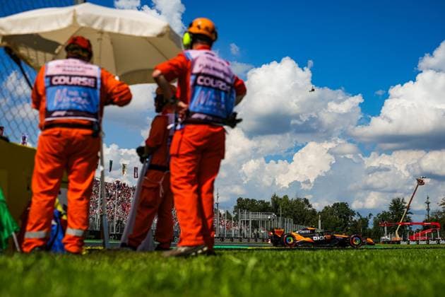 F1 - ITALIAN GRAND PRIX 2025 04 NORRIS Lando (gbr), McLaren F1 Team MCL39, action during the 2025 Formula 1 Pirelli Grand Premio d™Italia, 2025 Italian Grand Prix, 16th round of the 2025 FIA Formula One World Championship, WM, Weltmeisterschaft from September 5 to 7, 2025 on the Autodromo Nazionale Monza, in Monza, Italy - MonzaItaly  Copyright: xFLORENTxGOODENx