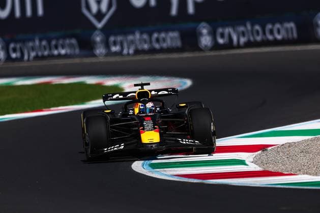 F1 - ITALIAN GRAND PRIX 2025 01 VERSTAPPEN Max (nld), Red Bull Racing RB21, action during the 2025 Formula 1 Pirelli Grand Premio d™Italia, 2025 Italian Grand Prix, 16th round of the 2025 FIA Formula One World Championship, WM, Weltmeisterschaft from September 5 to 7, 2025 on the Autodromo Nazionale Monza, in Monza, Italy - MonzaItaly  Copyright: xEricxAlonsox