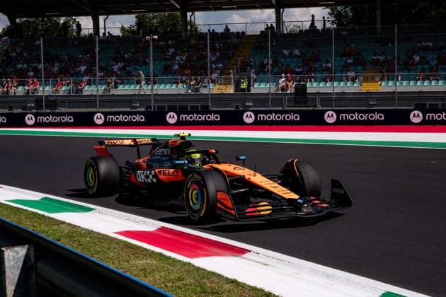F1 - ITALIAN GRAND PRIX 2025 04 NORRIS Lando (gbr), McLaren F1 Team MCL39, action during the 2025 Formula 1 Pirelli Grand Premio d™Italia, 2025 Italian Grand Prix, 16th round of the 2025 FIA Formula One World Championship, WM, Weltmeisterschaft from September 5 to 7, 2025 on the Autodromo Nazionale Monza, in Monza, Italy - MonzaItaly  Copyright: xALBERTOxVIMERCATIx