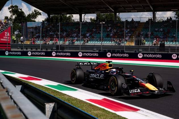 F1 - ITALIAN GRAND PRIX 2025 01 VERSTAPPEN Max (nld), Red Bull Racing RB21, action during the 2025 Formula 1 Pirelli Grand Premio d™Italia, 2025 Italian Grand Prix, 16th round of the 2025 FIA Formula One World Championship, WM, Weltmeisterschaft from September 5 to 7, 2025 on the Autodromo Nazionale Monza, in Monza, Italy - MonzaItaly  Copyright: xALBERTOxVIMERCATIx