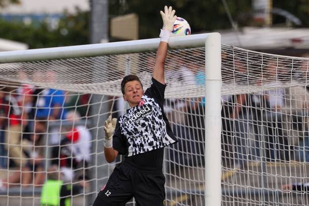 2025 09 05 xJFx Soccer Google Pixel Womens Bundesliga Season 2025 2026 Eintracht Frankfurt SGS Essen v l , Goalkeeper Lina Altenburg Eintracht Frankfurt warm up, DFL DFB REGULATIONS PROHIBIT ANY USE OF PHOTOGRAPHS as IMAGE SEQUENCES and or QUASI VIDEO Copyright: JoaquimxFerreira