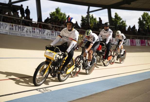 TRAIN CYCLING I STANDING AND DERNY European Championships 2025 FOR EDITORIAL PURPOSES ONLY p 05 09 2025 Erfurt Standing amp Derny European Championships on the Andreasried velodrome in the photo Messane Bräutigam with pacemaker Peter Bäuerlein 1, front, Lena Charlotte Reißner Gera Marcel Möbus Forst 3, back, in the preliminary race Germany Thueringen Erfurt Copyright SaschaxFromm Copyright: SaschaxFromm doc829fq9iqz47v1weomu2 ,EDITORIAL USE ONLY Copyright: SaschaxFromm