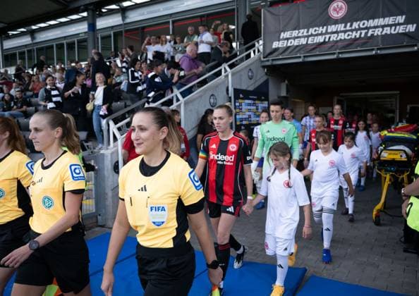 05 09 2025, xsltx, Soccer Google Pixel Womens Bundesliga, Eintracht Frankfurt SGS Essen v l Season start in the stadium at Brentanobad in the Womens Bundesliga with the match Eintracht Frankfurt vs SGS Essen DFL DFB REGULATIONS PROHIBIT ANY USE OF PHOTOGRAPHS as IMAGE SEQUENCES and or QUASI VIDEO