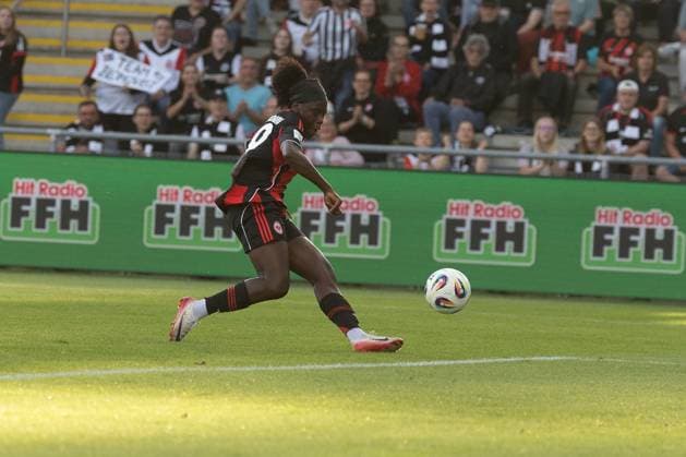 2025 09 05 xJFx Soccer Google Pixel Womens Bundesliga Season 2025 2026 Eintracht Frankfurt SGS Essen v l , Nicole Anyomi Eintracht Frankfurt shoots the goal to 1 0 DFL DFB REGULATIONS PROHIBIT ANY USE OF PHOTOGRAPHS as IMAGE SEQUENCES and or QUASI VIDEO Copyright: JoaquimxFerreira