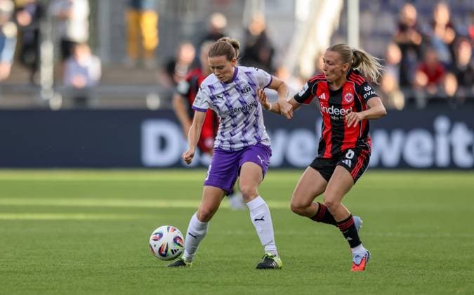 DEU, Frankfurt, Eintracht Frankfurt vs SGS Essen, Google Pixel Frauen Bundesliga DFB, Saison 2526, Stadion am Bretanobad, 1 Spieltag, im Bild f l n r Lena Ostermeier SGS Essen 18 ,Elisa Senß Eintracht Frankfurt 6 DFB DFL REGULATIONS PROHIBIT ANY USE OF PHOTOGRAPHS AS IMAGE SEQUENCES AND OR QUASI VIDEO, 05 09 2025, Copyright: HMBxMedia HendrikxHamelau