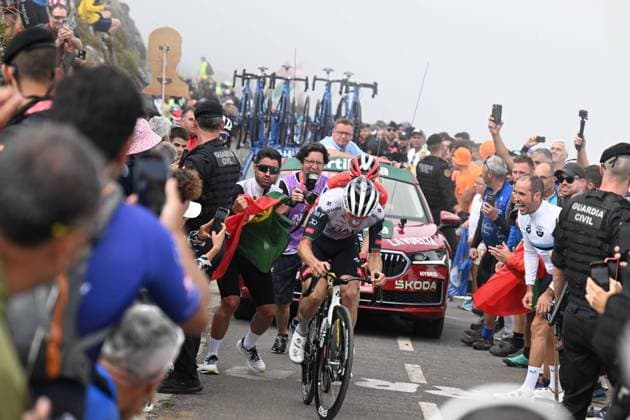 05-09-2025 Vuelta A Espana; Tappa 13 Cabezon De La Sal - Alto De L angliru; 2025, Uae Team Emirates - Xrg; 2025, Visma - Lease A Bike; Almeida, Joao; Vingegaard, Jonas; Alto De L angliru; 