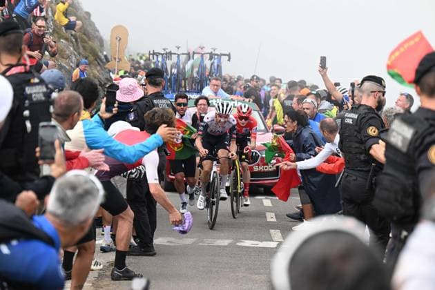05-09-2025 Vuelta A Espana; Tappa 13 Cabezon De La Sal - Alto De L angliru; 2025, Uae Team Emirates - Xrg; 2025, Visma - Lease A Bike; Almeida, Joao; Vingegaard, Jonas; Alto De L angliru; 