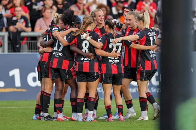 DEU, Frankfurt, Eintracht Frankfurt vs SGS Essen, Google Pixel Frauen Bundesliga DFB, Saison 2526, Stadion am Bretanobad, 1 Spieltag, im Bild GÃ raldine Reuteler Eintracht Frankfurt 14 scores the goal for 2 0, Jubel mit dem Team, Amanda Ilestedt Eintracht Frankfurt 13 DFB DFL REGULATIONS PROHIBIT ANY USE OF PHOTOGRAPHS AS IMAGE SEQUENCES AND OR QUASI VIDEO, 05 09 2025, Copyright: HMBxMedia HendrikxHamelau