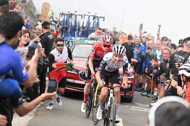 05-09-2025 Vuelta A Espana; Tappa 13 Cabezon De La Sal - Alto De L angliru; 2025, Uae Team Emirates - Xrg; 2025, Visma - Lease A Bike; Almeida, Joao; Vingegaard, Jonas; Alto De L angliru; 
