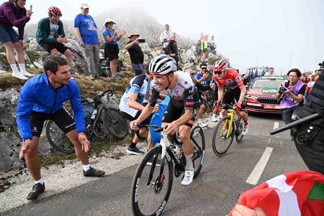 05-09-2025 Vuelta A Espana; Tappa 13 Cabezon De La Sal - Alto De L angliru; 2025, Uae Team Emirates - Xrg; 2025, Visma - Lease A Bike; Almeida, Joao; Vingegaard, Jonas; Alto De L angliru; 