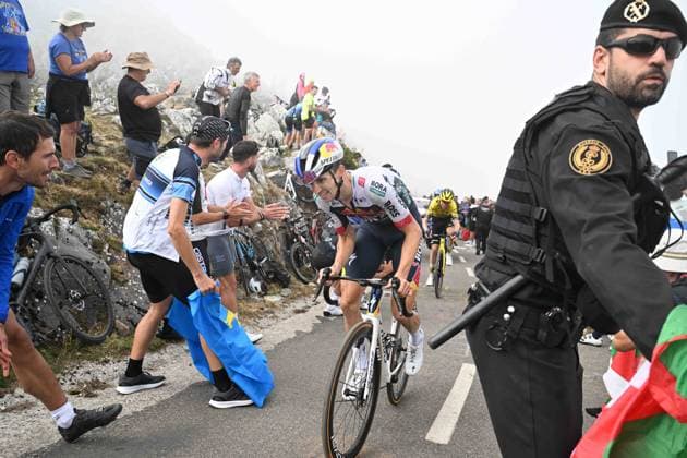 05-09-2025 Vuelta A Espana; Tappa 13 Cabezon De La Sal - Alto De L angliru; 2025, Red Bull - Bora Hansgrohe; Hindley, Jai; Alto De L angliru; 