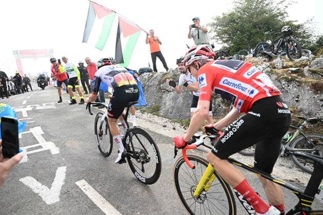 05-09-2025 Vuelta A Espana; Tappa 13 Cabezon De La Sal - Alto De L angliru; 2025, Uae Team Emirates - Xrg; 2025, Visma - Lease A Bike; Almeida, Joao; Vingegaard, Jonas; Alto De L angliru; 