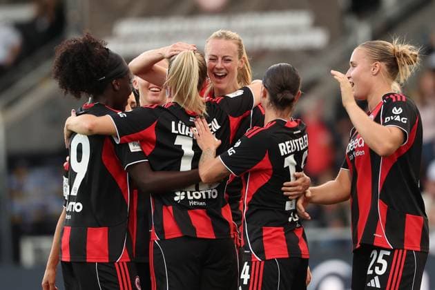 2025 09 05 xJFx Soccer Google Pixel Women Bundesliga Season 2025 2026 Eintracht Frankfurt SGS Essen v l ,Nicole Anyomi Eintracht Frankfurt , Nina Lührssen Eintracht Frankfurt , Amanda Ilestedt Eintracht Frankfurt , GÃ raldine Reuteler Eintracht Frankfurt , f5 Torjubel, Goal celebration, celebrate the goal DFL DFB REGULATIONS PROHIBIT ANY USE OF PHOTOGRAPHS as IMAGE SEQUENCES and or QUASI VIDEO Copyright: JoaquimxFerreira
