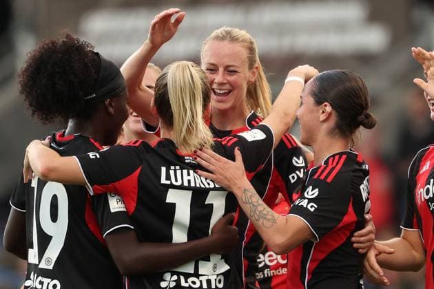 2025 09 05 xJFx Soccer Google Pixel Women Bundesliga Season 2025 2026 Eintracht Frankfurt SGS Essen v l , Nicole Anyomi Eintracht Frankfurt , Nina Lührssen Eintracht Frankfurt , Amanda Ilestedt Eintracht Frankfurt , GÃ raldine Reuteler Eintracht Frankfurt Torjubel, Goal celebration, celebrate the goal DFL DFB REGULATIONS PROHIBIT ANY USE OF PHOTOGRAPHS as IMAGE SEQUENCES and or QUASI VIDEO Copyright: JoaquimxFerreira