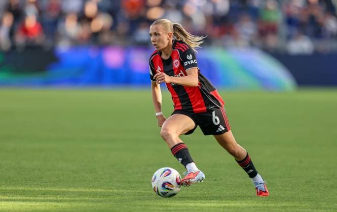 DEU, Frankfurt, Eintracht Frankfurt vs SGS Essen, Google Pixel Frauen Bundesliga DFB, Saison 2526, Stadion am Bretanobad, 1 Spieltag, im Bild Elisa Senß Eintracht Frankfurt 6 DFB DFL REGULATIONS PROHIBIT ANY USE OF PHOTOGRAPHS AS IMAGE SEQUENCES AND OR QUASI VIDEO, 05 09 2025, Copyright: HMBxMedia HendrikxHamelau