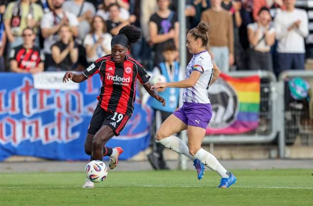 DEU, Frankfurt, Eintracht Frankfurt vs SGS Essen, Google Pixel Frauen Bundesliga DFB, Saison 2526, Stadion am Bretanobad, 1 Spieltag, im Bild f l n r Nicole Anyomi Eintracht Frankfurt 19 , Jacqueline Meißner SGS Essen 16 DFB DFL REGULATIONS PROHIBIT ANY USE OF PHOTOGRAPHS AS IMAGE SEQUENCES AND OR QUASI VIDEO, 05 09 2025, Copyright: HMBxMedia HendrikxHamelau