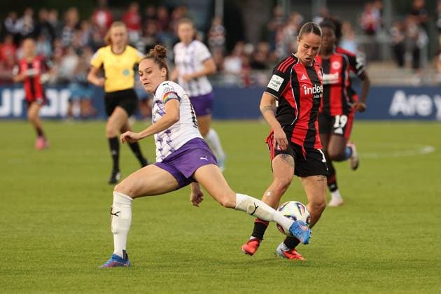 2025 09 05 xJFx Soccer Google Pixel Women Bundesliga Season 2025 2026 Eintracht Frankfurt SGS Essen v l , Jacqueline Meißner SGS Essen , GÃ raldine Reuteler Eintracht Frankfurt Zweikampf, Action, Aktion, Battles for the Ball DFL DFB REGULATIONS PROHIBIT ANY USE OF PHOTOGRAPHS as IMAGE SEQUENCES and or QUASI VIDEO Copyright: JoaquimxFerreira