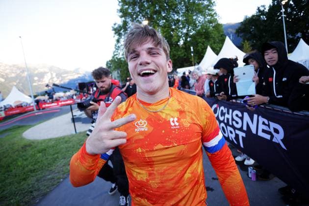 2025 UCI Mountain Bike World Championships Picture by Ed Sykes SWpix.com - 05 09 2025 - Cycling - 2025 UCI Mountain Bike World Championships - Pump Track - Monthey, Valais, Switzerland - Men Elite Pump Track - Final for Bronze - Jesse Elzenga (Netherlands) Celebrates Winning the Bronze Medal Copyright: x xSWpix.comx(t axPhotographyxHubxLtd)xEdxSykes SWpix.comx SWP-3030-1786