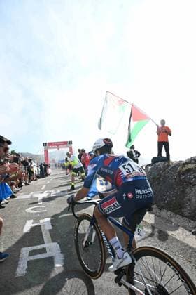 05-09-2025 Vuelta A Espana; Tappa 13 Cabezon De La Sal - Alto De L angliru; 2025, Soudal - Quick Step; Landa Meana, Mikel; Alto De L angliru; 