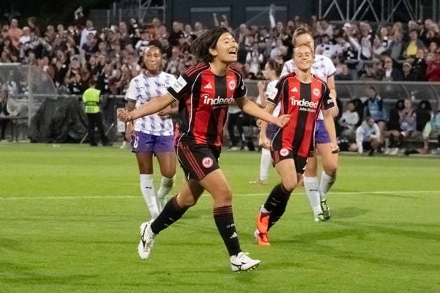 05 09 2025, xsltx, Fußball Google Pixel Frauen Bundesliga, Eintracht Frankfurt SGS Essen v l Remina Chiba Eintracht Frankfurt scores from the penalty spot to make it 5 0 and screams out her joy DFL DFB REGULATIONS PROHIBIT ANY USE OF PHOTOGRAPHS as IMAGE SEQUENCES and or QUASI VIDEO