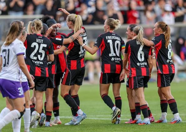 DEU, Frankfurt, Eintracht Frankfurt vs SGS Essen, Google Pixel Frauen Bundesliga DFB, Saison 2526, Stadion am Bretanobad, 1 Spieltag, im Bild Tor und Jubel Eintracht Frankfurt DFB DFL REGULATIONS PROHIBIT ANY USE OF PHOTOGRAPHS AS IMAGE SEQUENCES AND OR QUASI VIDEO, 05 09 2025, Copyright: HMBxMedia HendrikxHamelau